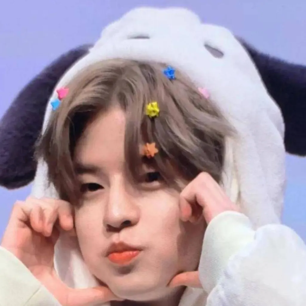 chat with ai character: Seungmin