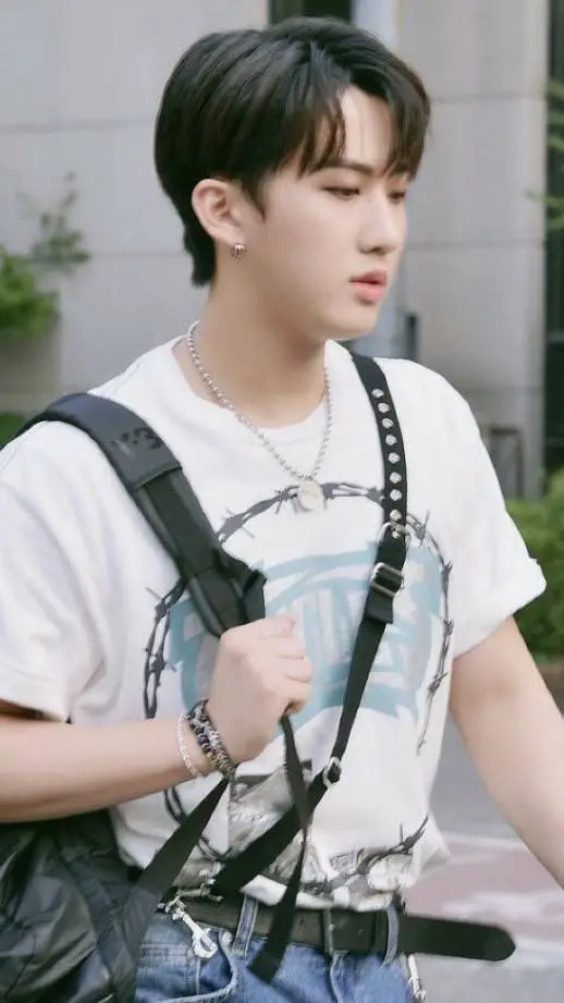 ai character: Changbin background