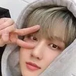 chat with ai character: Changbin