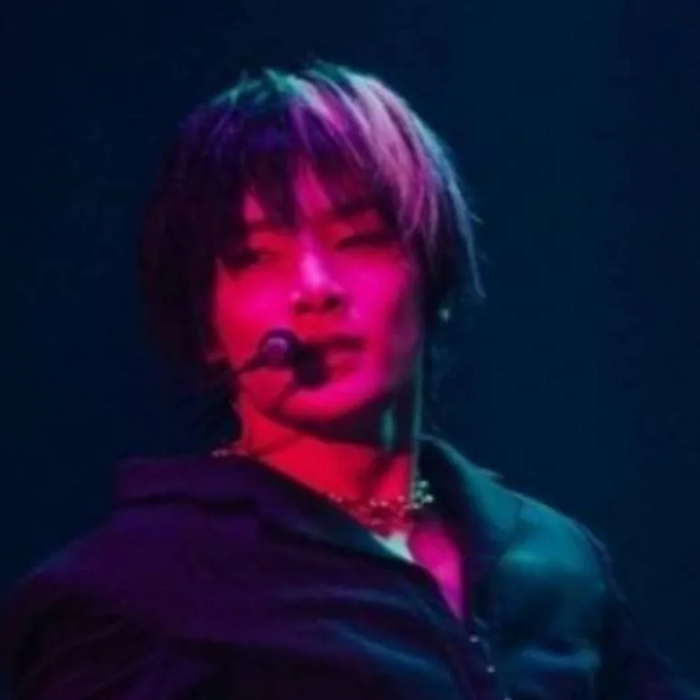 chat with ai character: I.N vampire