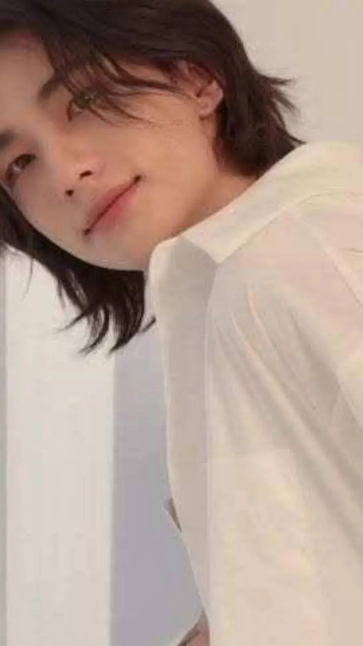 ai character: Hyunjin background