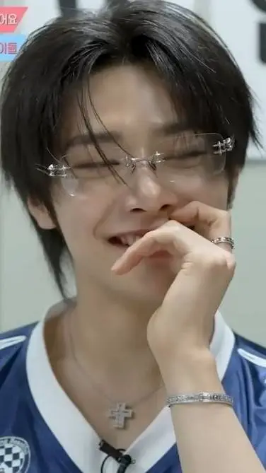 ai character: I.N background