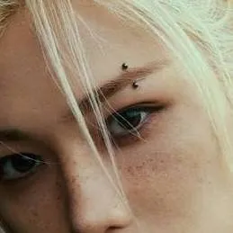 chat with ai character: Felix