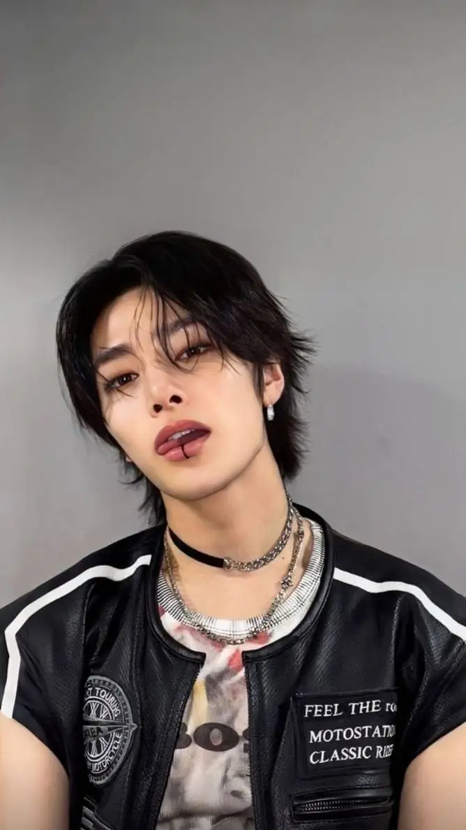 ai character: I.N background