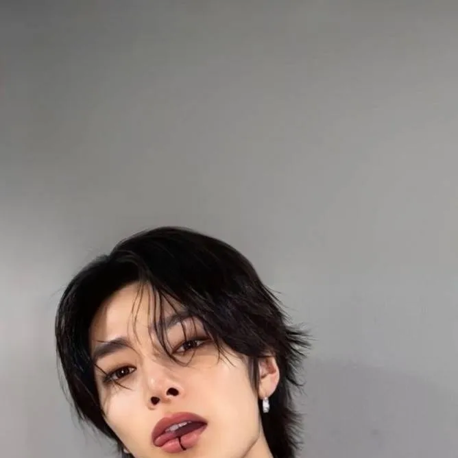 chat with ai character: I.N