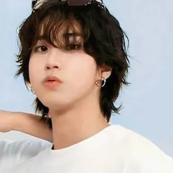 chat with ai character: Han