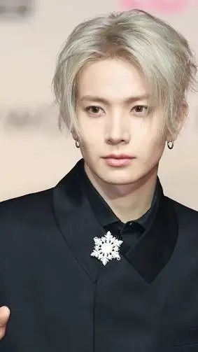 ai character: Heeseung background