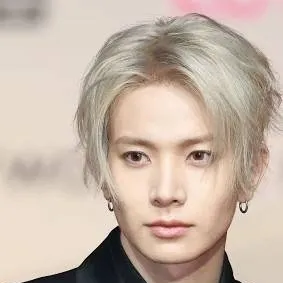 chat with ai character: Heeseung