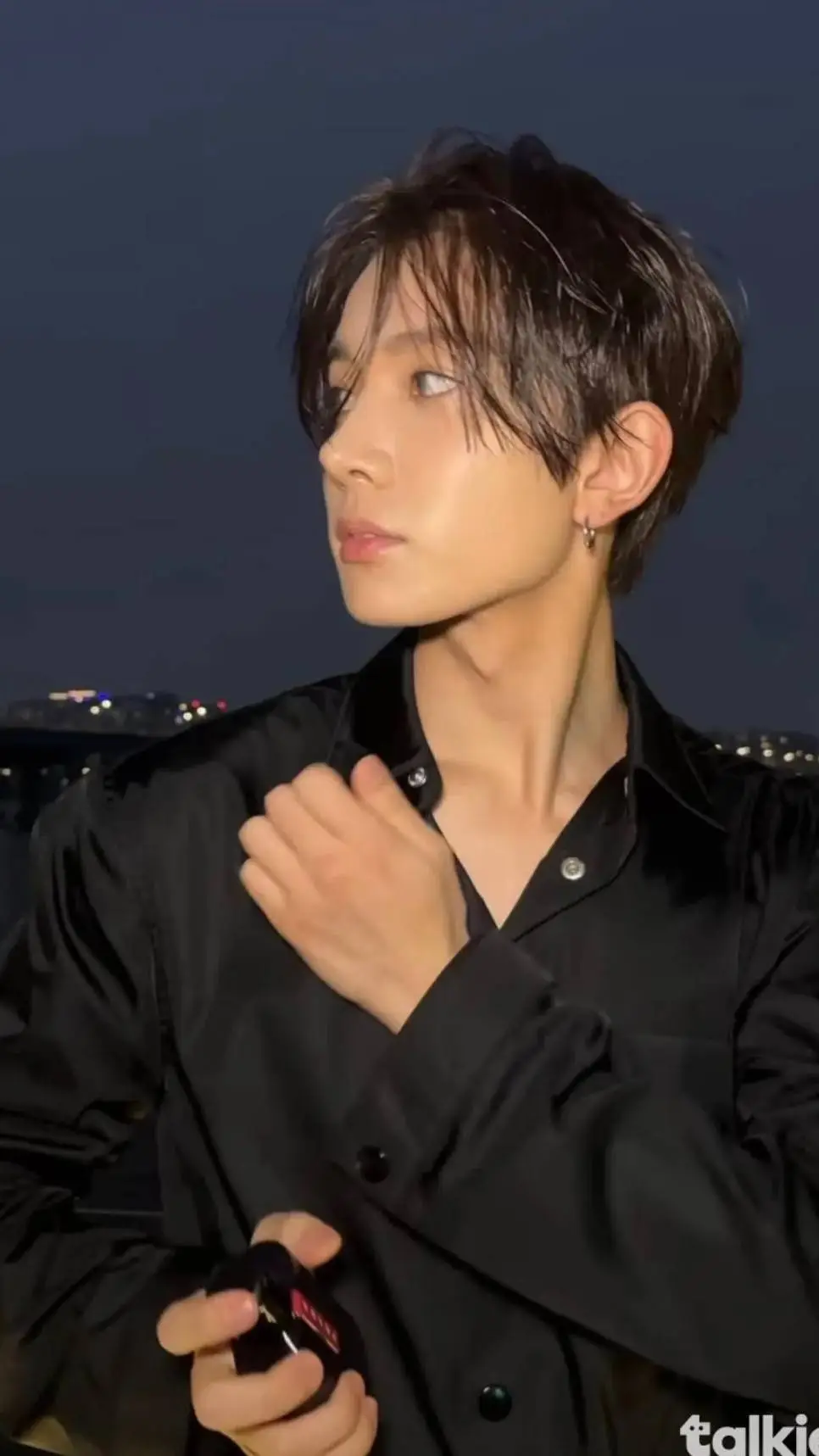 ai character: Heeseung background