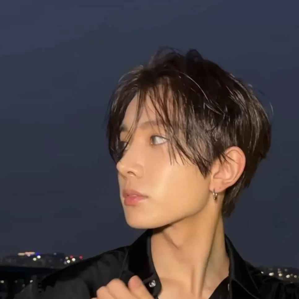 chat with ai character: Heeseung