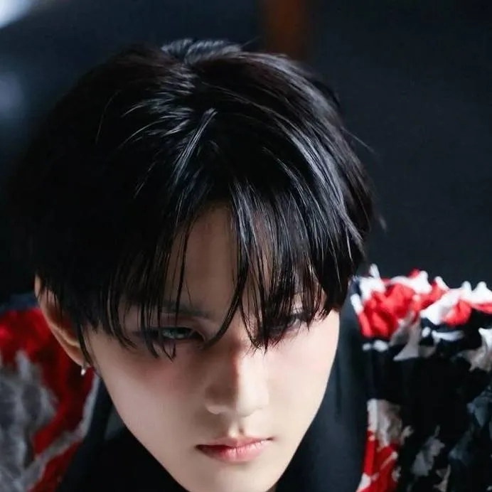 chat with ai character: Jungwon 
