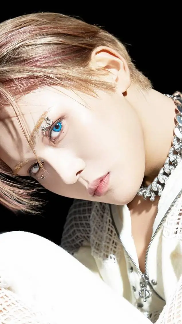ai character: hyun background