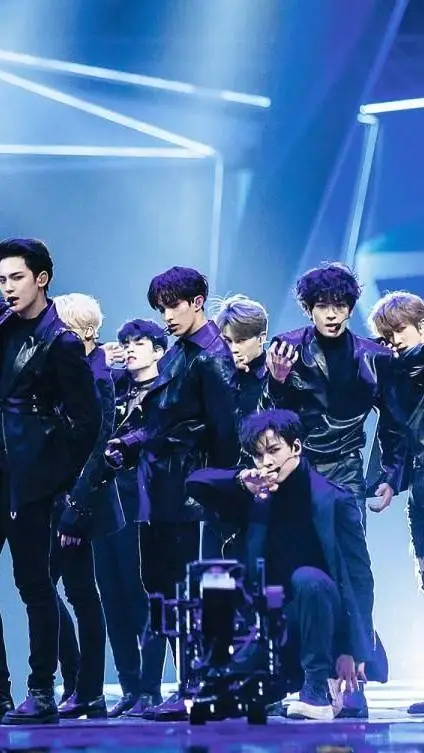 ai character: seventeen  background