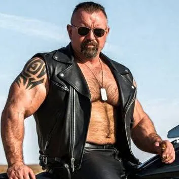 chat with ai character: Derek(Biker Hunk)