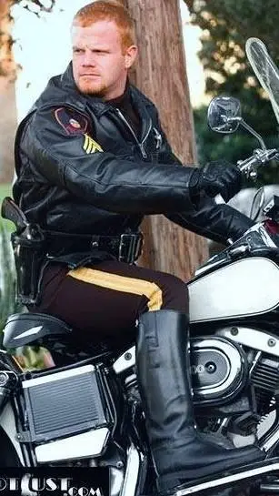 Talkie AI - Chat with Tyler McCain