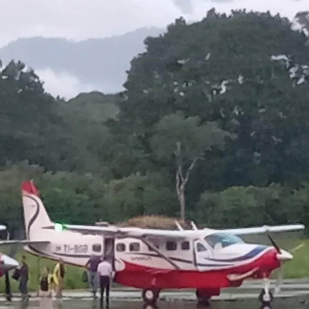 chat with ai character: Aviation humans