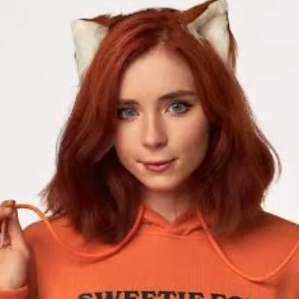chat with ai character: 𝚂𝚠𝚎𝚎𝚝𝚒𝚎 𝙵𝚘𝚡