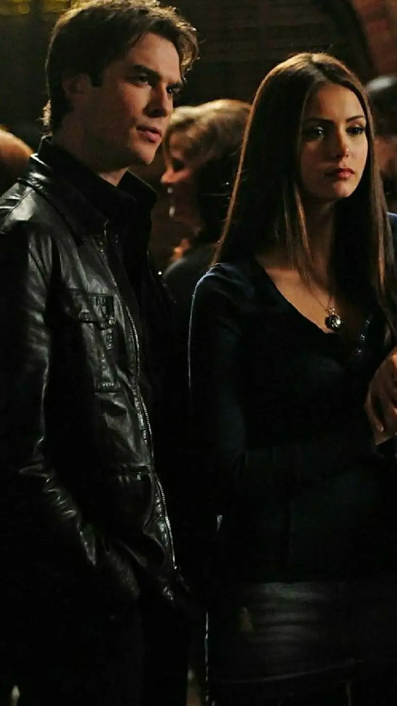 ai character: damon y Elena ❤️ background
