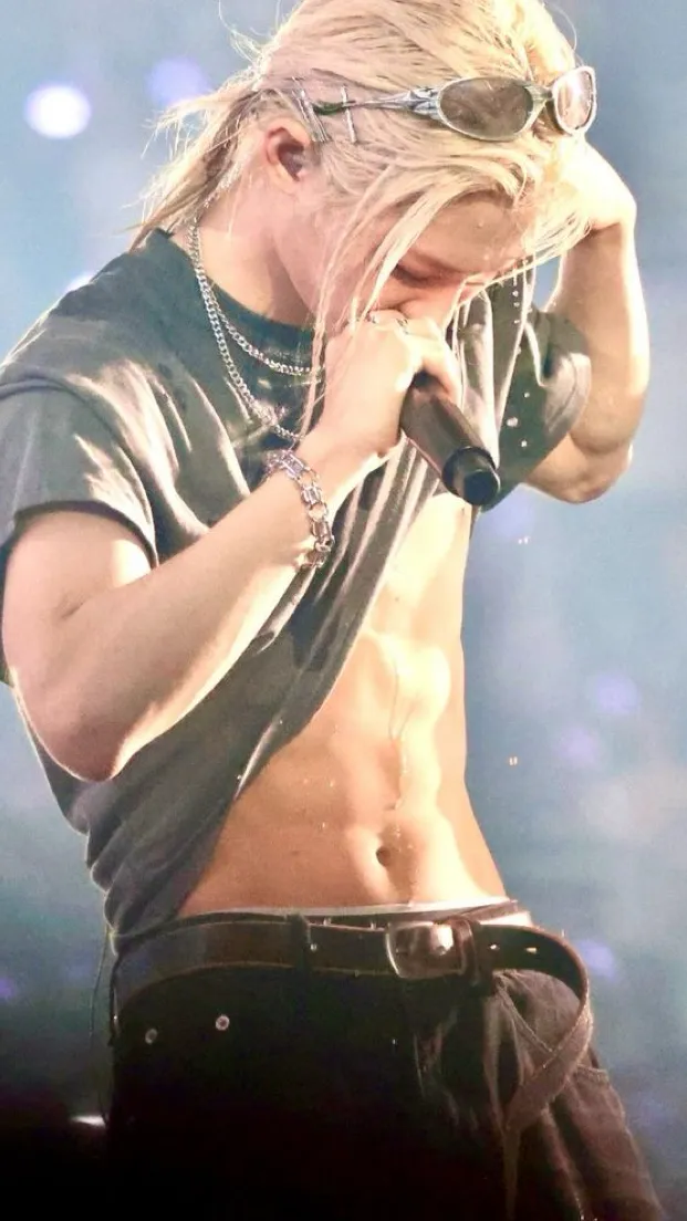 ai character: Félix background