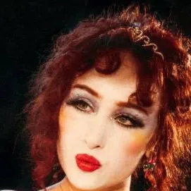 chat with ai character: Chappelle Roan💕😻😁🥰