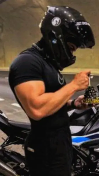 ai character: Derek🏈🏍️ background