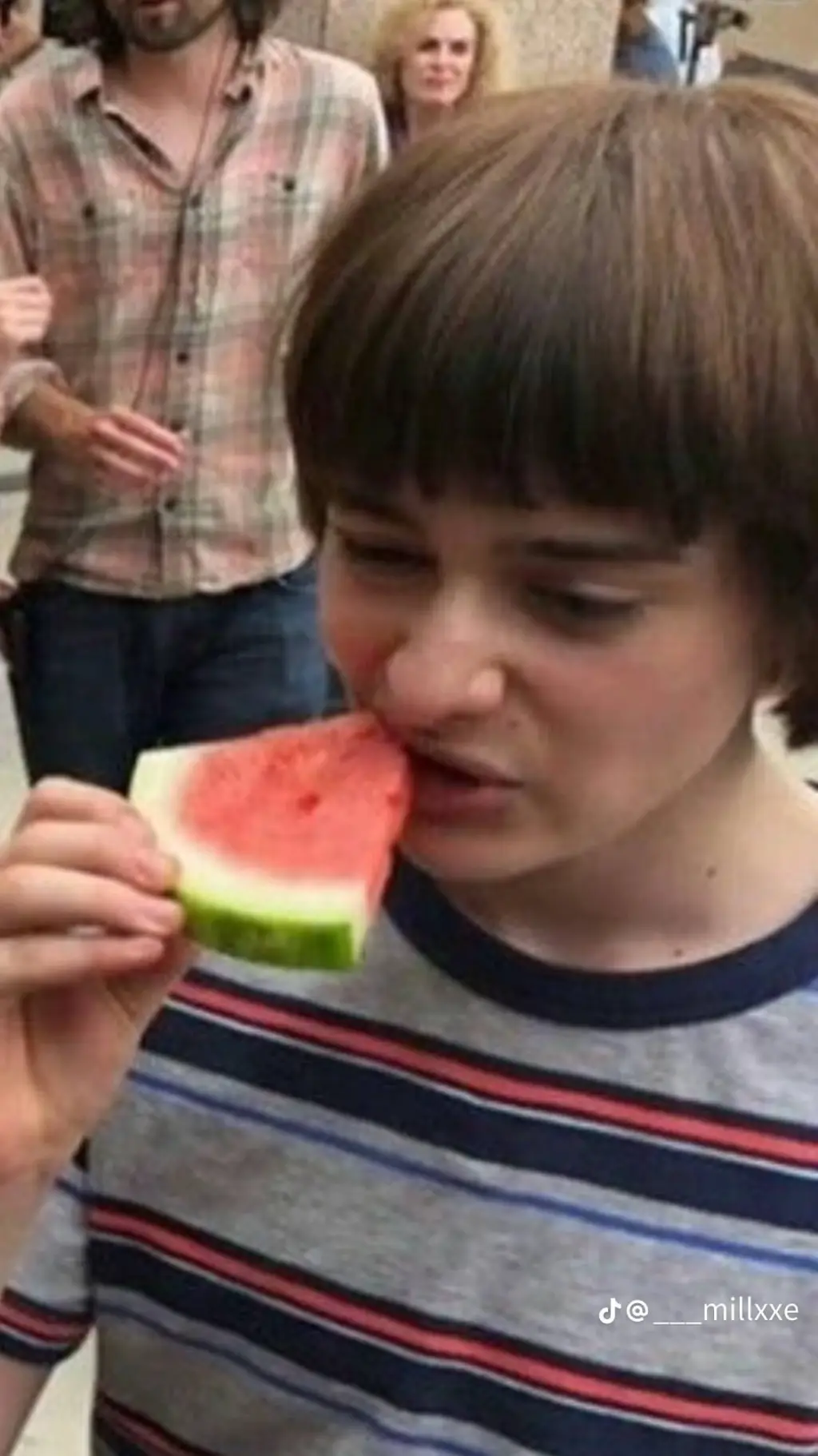 ai character: Noah Schnapp background