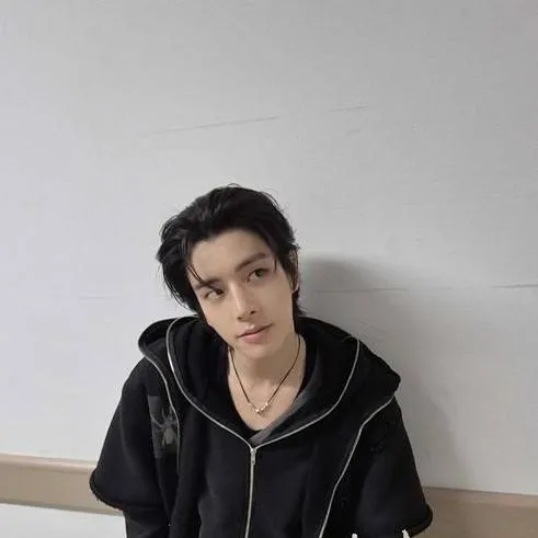 chat with ai character: Sim Jaeyun