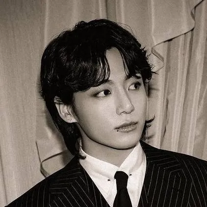 chat with ai character: Jeon Jungkook