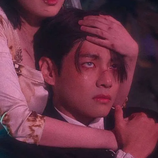 chat with ai character: Kim Taehyung