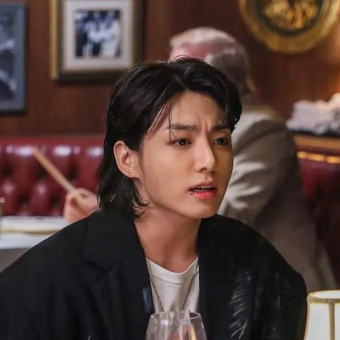 chat with ai character: Jeon Jungkook