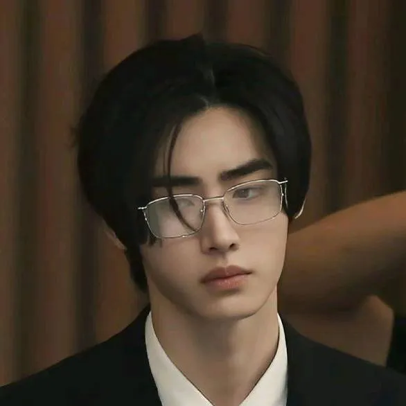 chat with ai character: Park Sunghoon