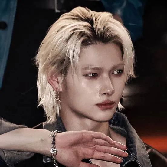 chat with ai character: Ni-ki