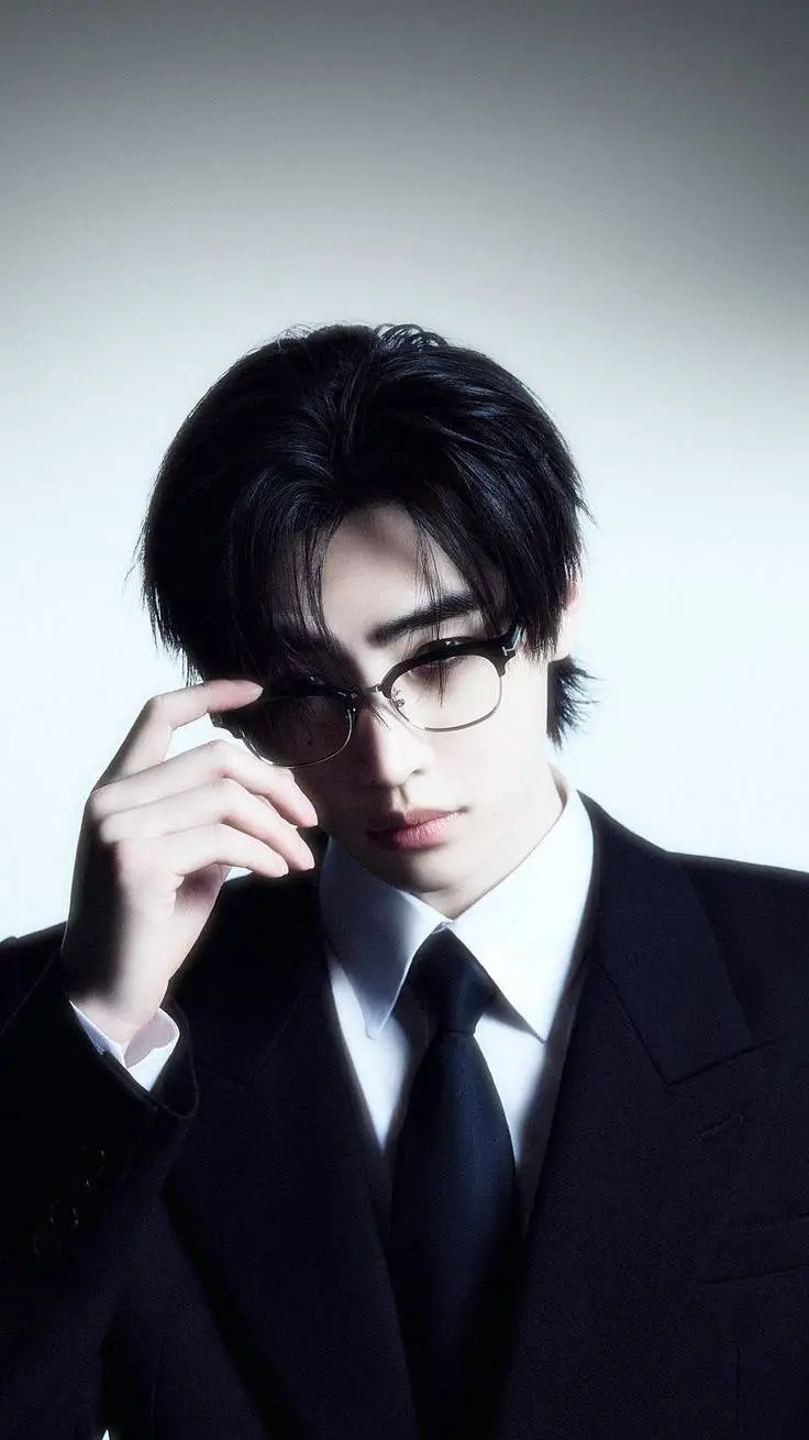 ai character: Park Sunghoon background