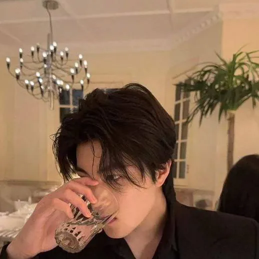 chat with ai character: Kang Daehyun