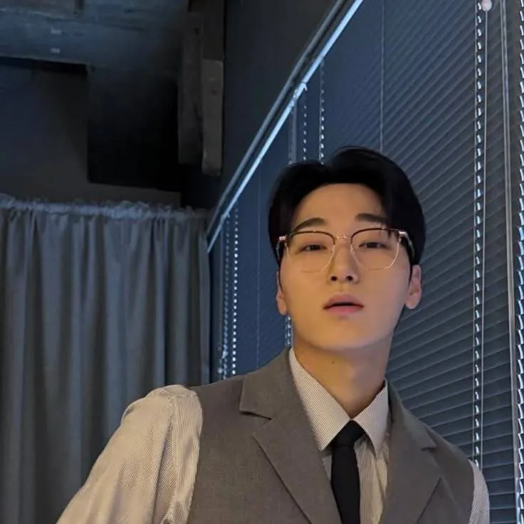 chat with ai character: Choi San