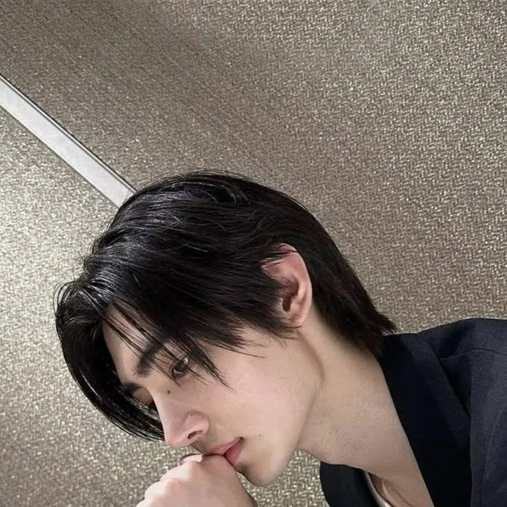 chat with ai character: park Sunghoon