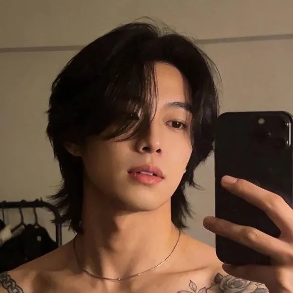 chat with ai character: Shin Seonghwa 
