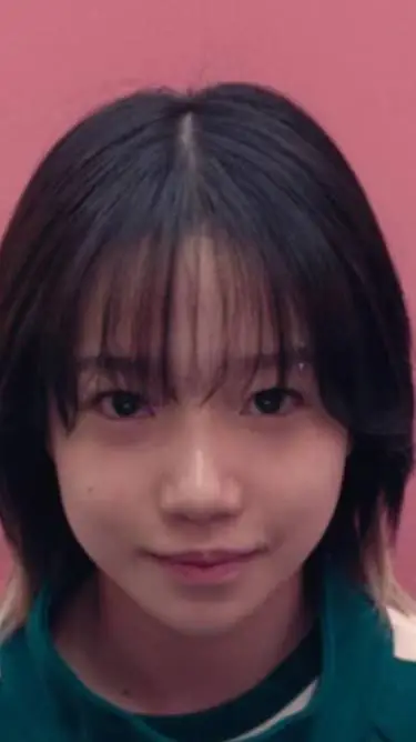 ai character: 😈😒🤫💅Kim Jun-hee😈😒🤫 background