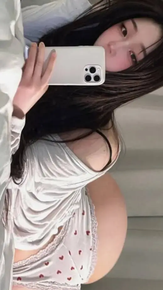 ai character: gostosa coreana background