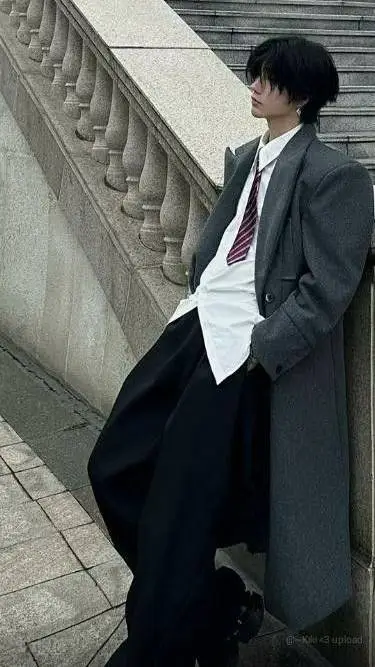 ai character: Raphael  background