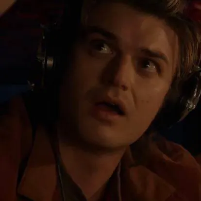 chat with ai character: Steve Harrington-