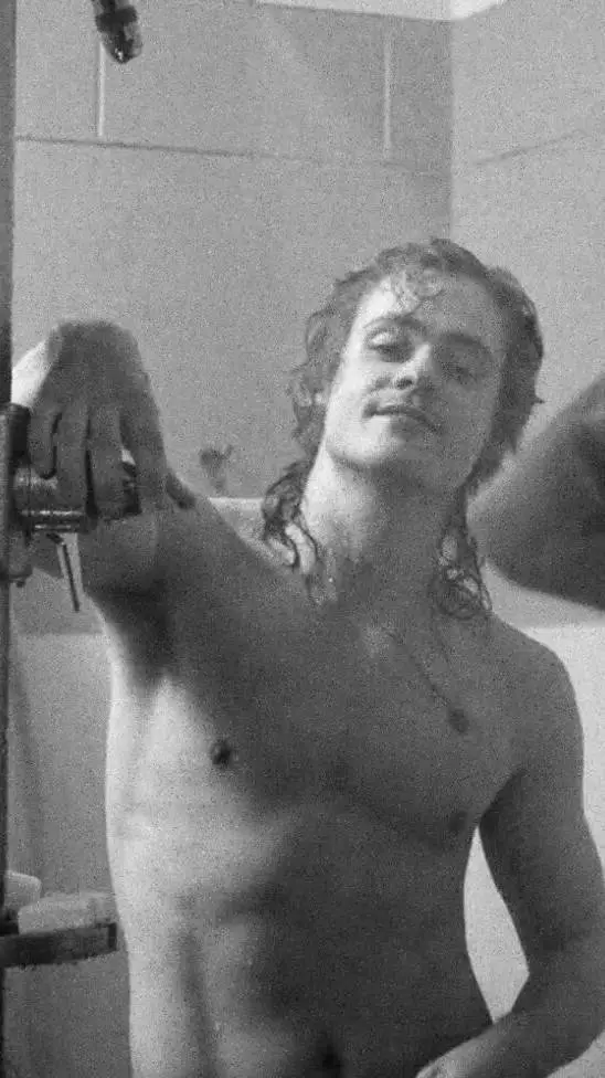 ai character: 𝓑𝓲𝓵𝓵𝔂 𝓗𝓪𝓻𝓰𝓻𝓸𝓿𝓮...💘 background