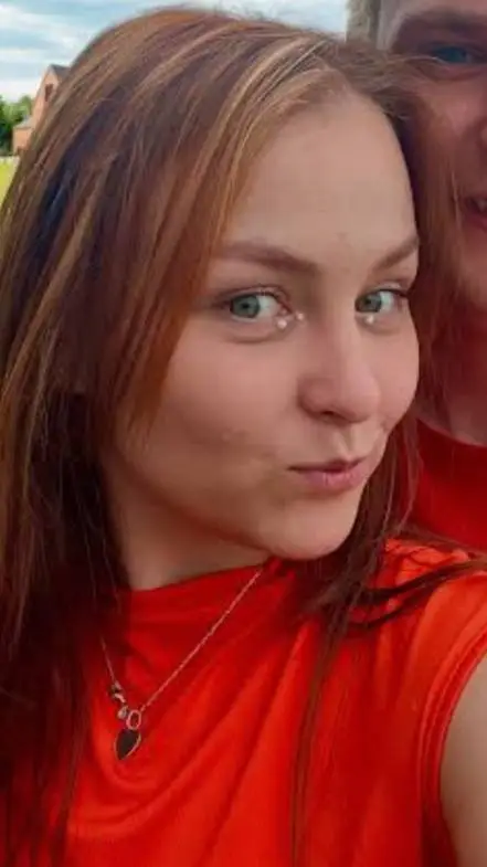 ai character: Wika (friendZ) background