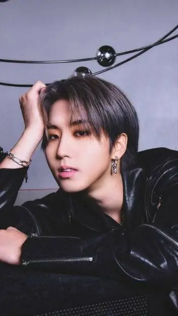 ai character: Han background