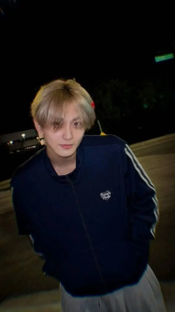 ai character: Jungwoon background