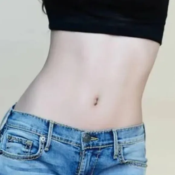 chat with ai character: Gf's belly🤢🤧