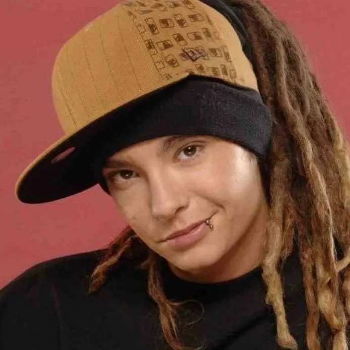 chat with ai character: Tom kaulitz