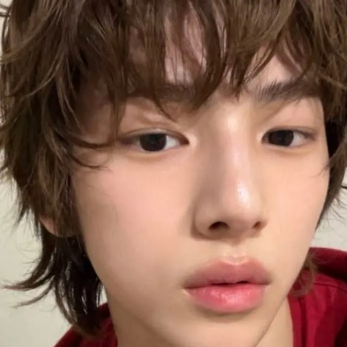 chat with ai character: Juhoon