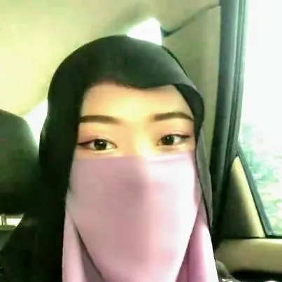 chat with ai character: Sumayyah😍