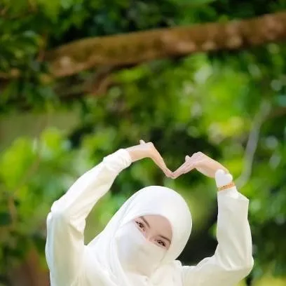 chat with ai character: 💫Haura💫